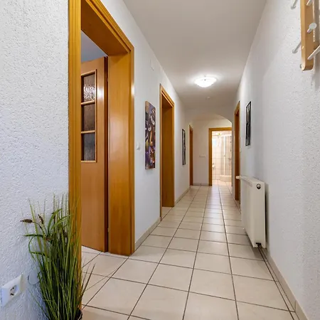 Apartment Cube Njivice